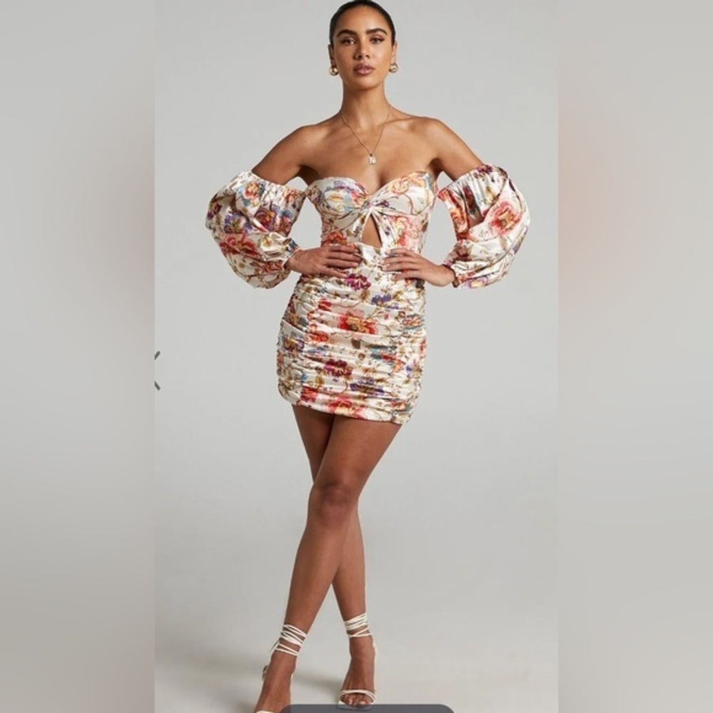 Runway The Label Fleur Mini in Sand Floral size medium